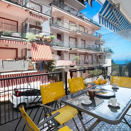 Yourhome - Mimosa Home Apartment Соренто Екстериор снимка